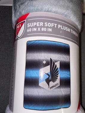 Super Soft Plush Throw - White and Blue - MNUFC